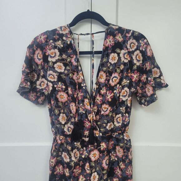 Band Of Gypsies Chic Floral V-Neck Playsuit, Small - Picture 6 of 9
